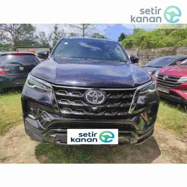 Mobil Toyota FORTUNER 4X2 2.4 VRZ A/T TRD SPORTIVO 2021