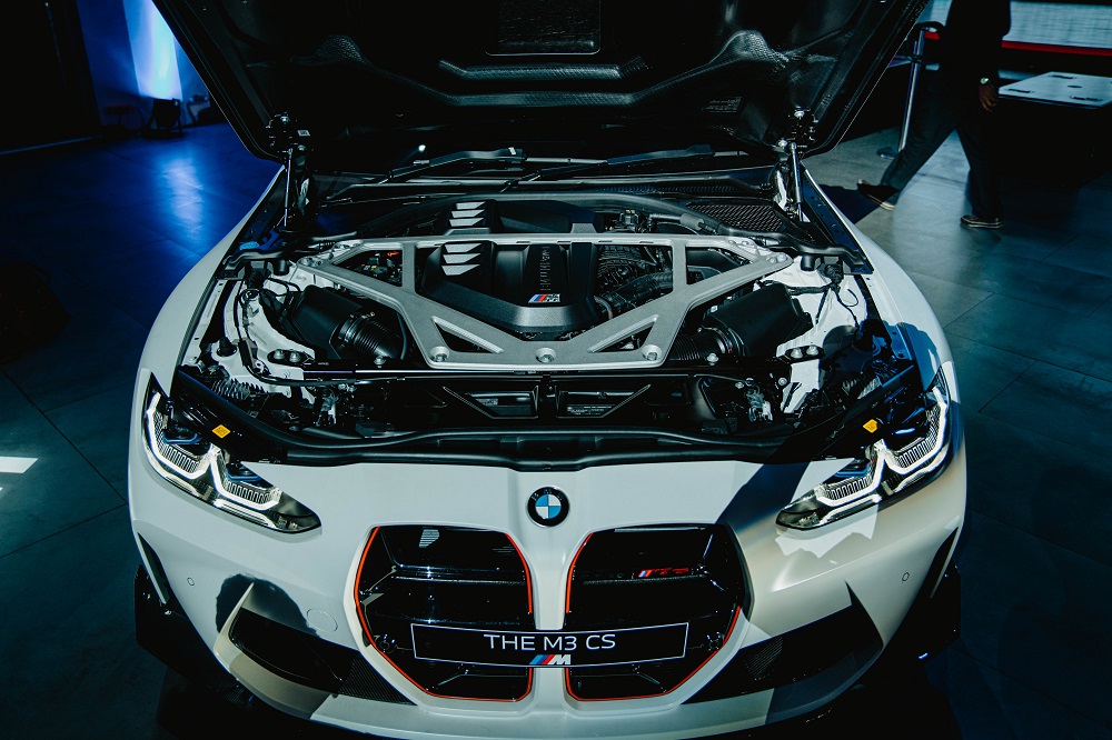 spesifikasi BMW M3 CS