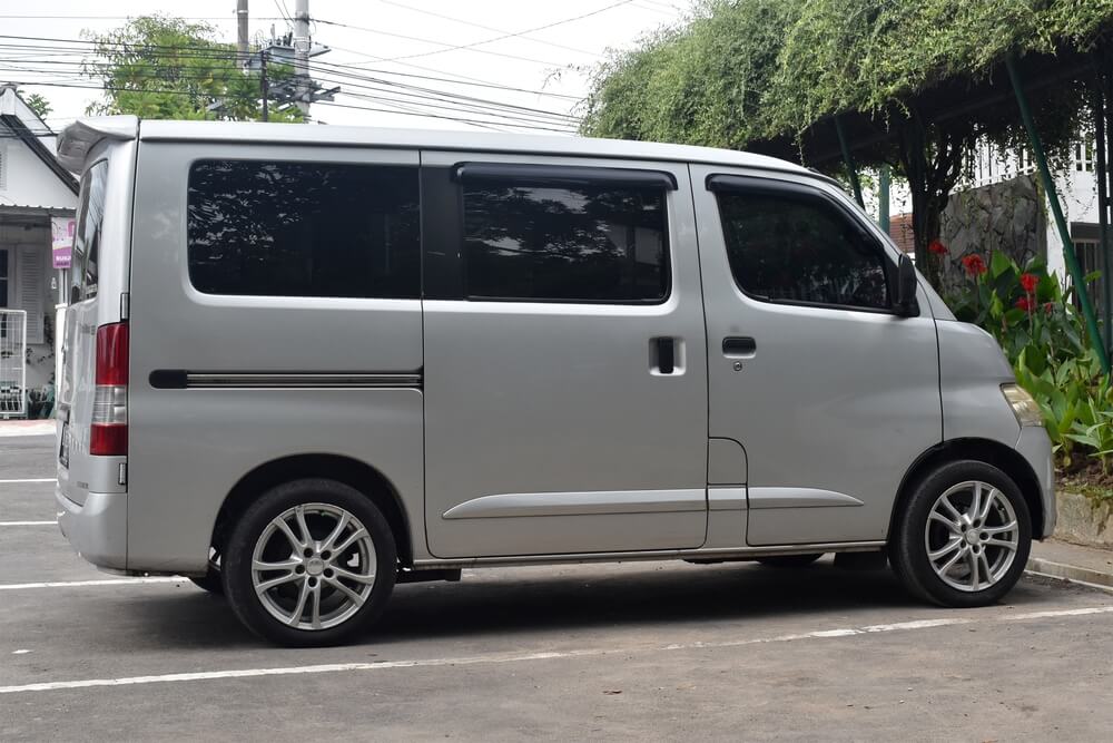 Mencari Minibus Bekas di Bandung