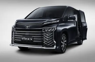 Mobil Toyota Voxy