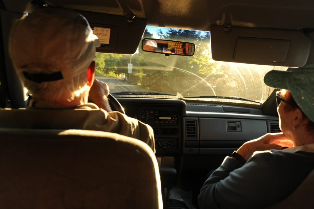 mobil liburan keluarga