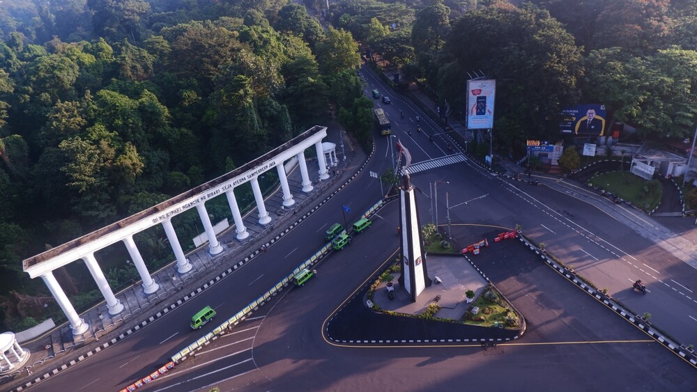 otista bogor tugu kujang