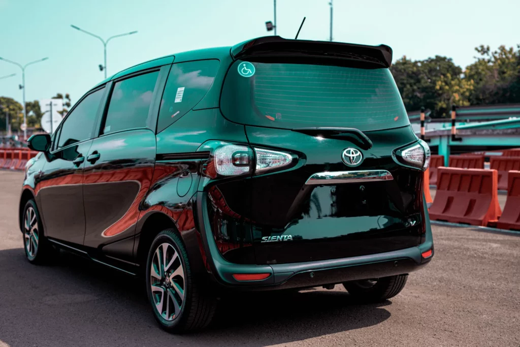 Fitur Reversing Camera pada Toyota New Sienta