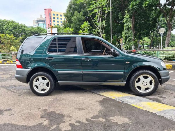 Mercedes Benz ML320