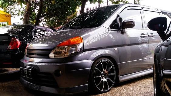 Nissan Serena C24