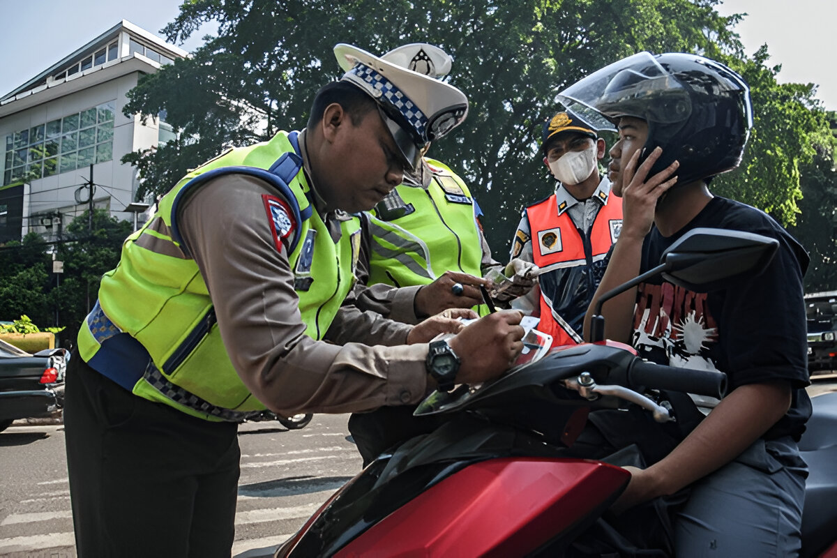 pajak kendaraan, Bayar Pajak, denda pajak kendaraan, manfaat pemutihan pajak, biro jasa pajak, tilang kendaraan, bayar pajak mudah